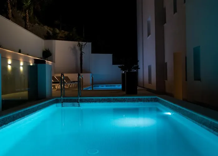 New -150m2 Penthouse With Shared Pool - Smaragd Daire *