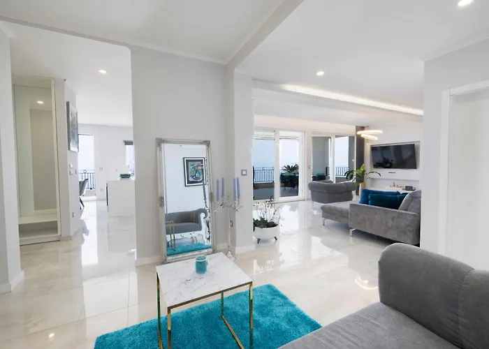 New -150m2 Penthouse With Shared Pool - Smaragd Daire