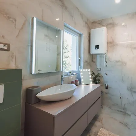 Lejlighed New -150m2 Penthouse With Shared Pool - Smaragd *