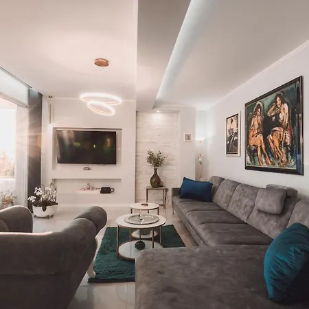 New -150m2 Penthouse With Shared Pool - Smaragd Appartement Makarska