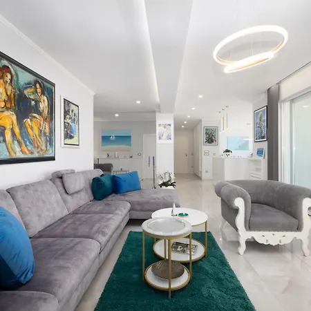 New -150m2 Penthouse With Shared Pool - Smaragd Apartmán Makarská