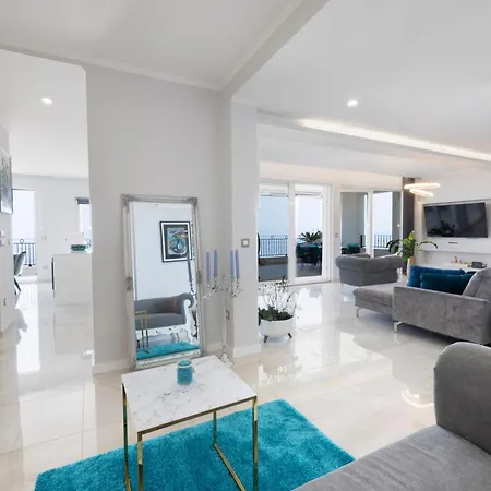 New -150m2 Penthouse With Shared Pool - Smaragd Appartement