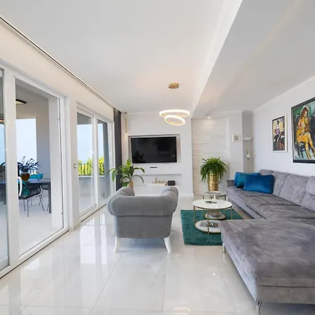 Apartmán New -150m2 Penthouse With Shared Pool - Smaragd Makarská