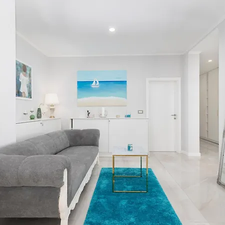 New -150m2 Penthouse With Shared Pool - Smaragd Appartement Makarska