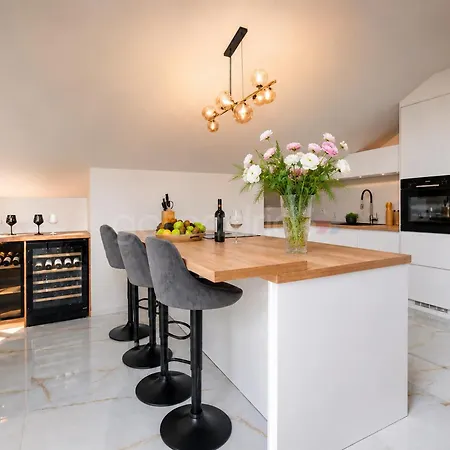 Smaragd - Luxury Penthouse With Amazing Sea View Apartment Makarska