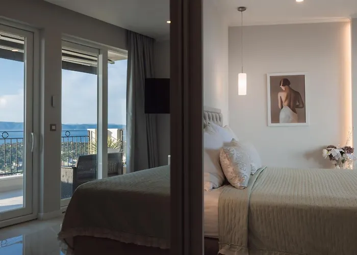 Apartment New -150m2 Penthouse With Shared Pool - Smaragd