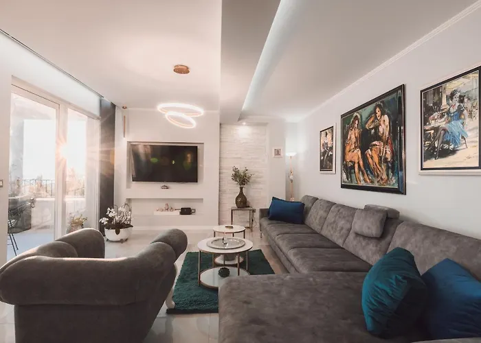 New -150m2 Penthouse With Shared Pool - Smaragd Apartment Makarska