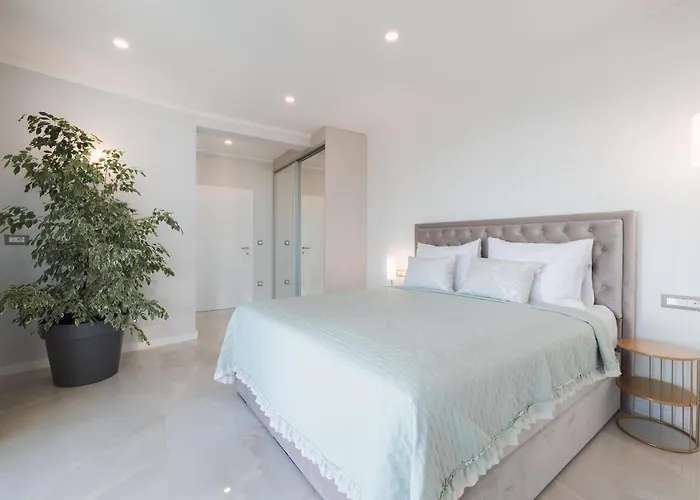 New -150m2 Penthouse With Shared Pool - Smaragd Makarska