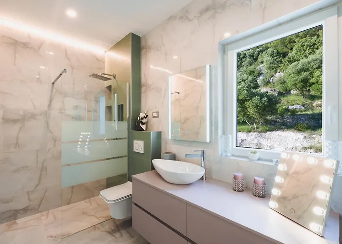 New -150m2 Penthouse With Shared Pool - Smaragd Apartmán *