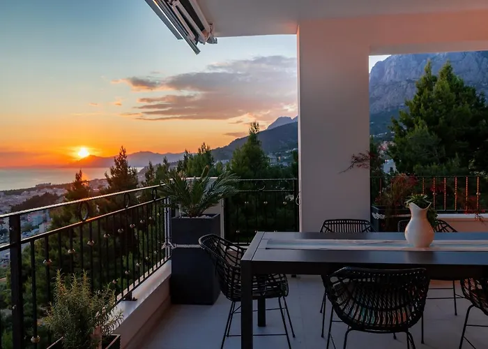 New -150m2 Penthouse With Shared Pool - Smaragd * Makarska