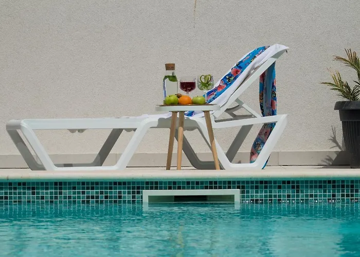 New -150m2 Penthouse With Shared Pool - Smaragd Apartment *