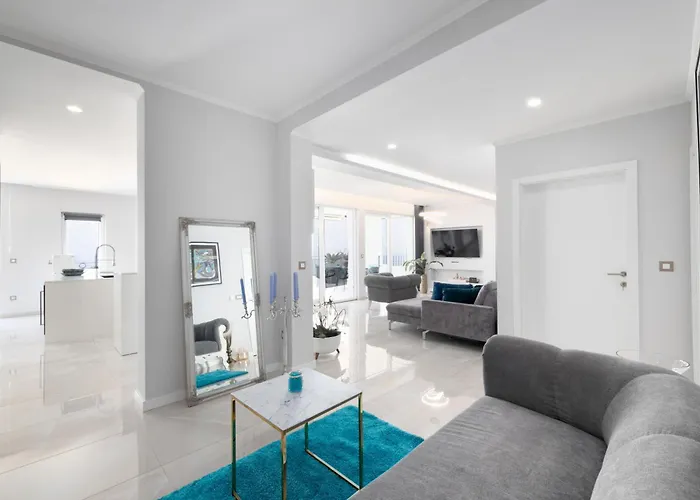 New -150m2 Penthouse With Shared Pool - Smaragd Makarská