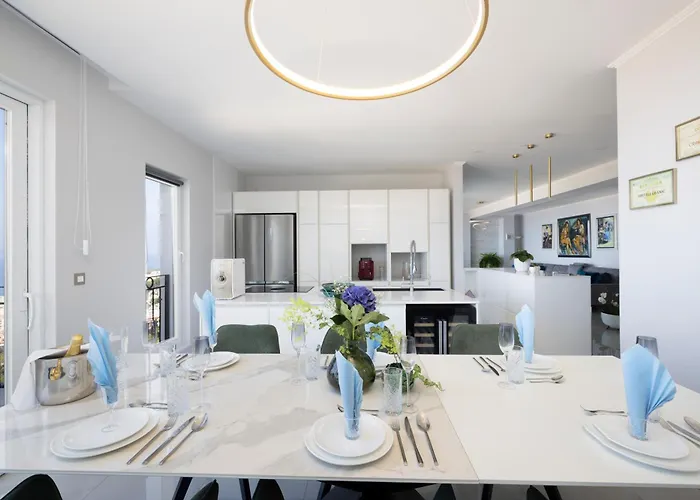 New -150m2 Penthouse With Shared Pool - Smaragd Apartmán Makarská