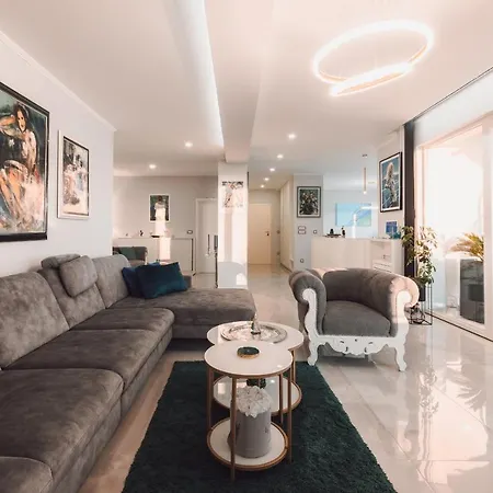 Lägenhet New -150m2 Penthouse With Shared Pool - Smaragd *