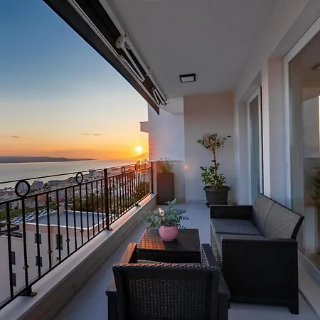 New -150m2 Penthouse With Shared Pool - Smaragd Lägenhet Makarska