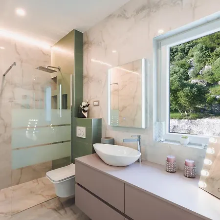 New -150m2 Penthouse With Shared Pool - Smaragd Lägenhet *