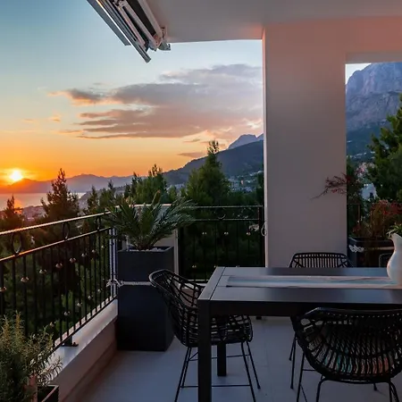 New -150m2 Penthouse With Shared Pool - Smaragd * Makarska