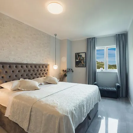 New -150m2 Penthouse With Shared Pool - Smaragd Lägenhet