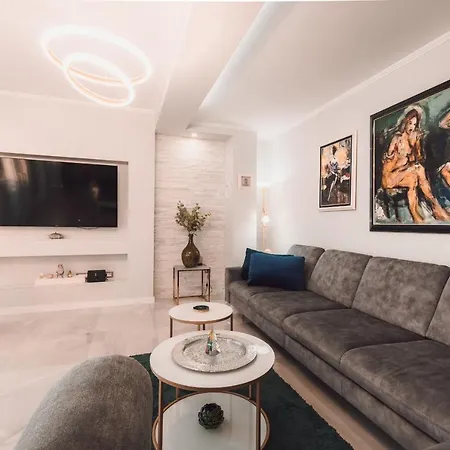 New -150m2 Penthouse With Shared Pool - Smaragd