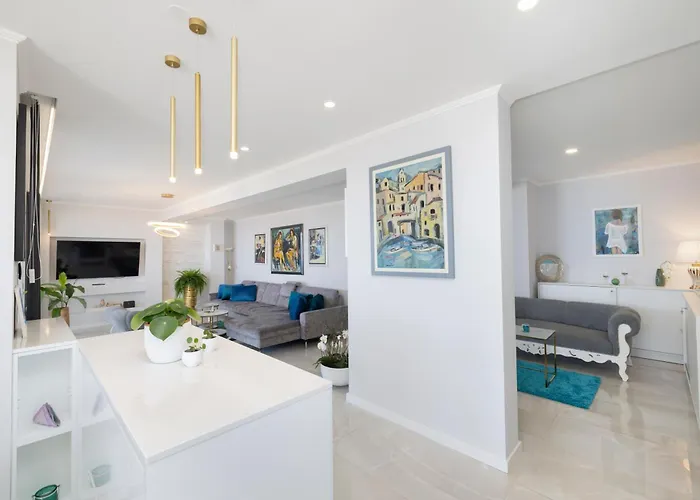 New -150m2 Penthouse With Shared Pool - Smaragd Apartmán